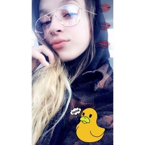 Meet your Posher, Gia